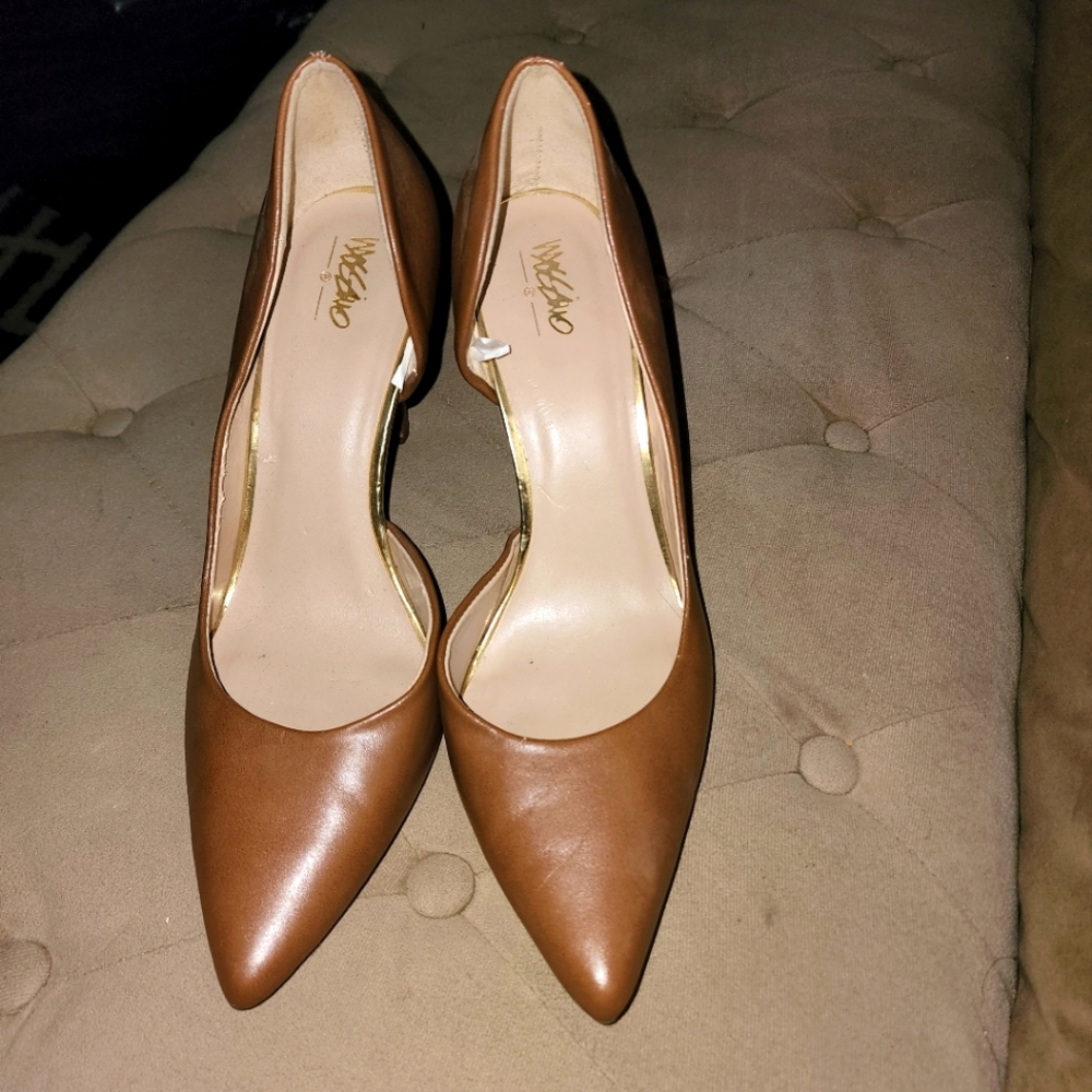 Mossimo D'orsay Camel Pump